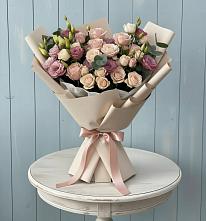 Букет цветов из:  Розы и Лизиантусы в Приаргунске