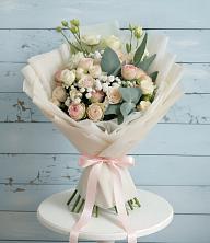 Букет цветов из:  Розы и Лизиантусы в Приаргунске