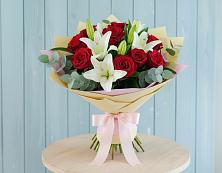 Букет цветов из:  Лилии и Розы в Приаргунске