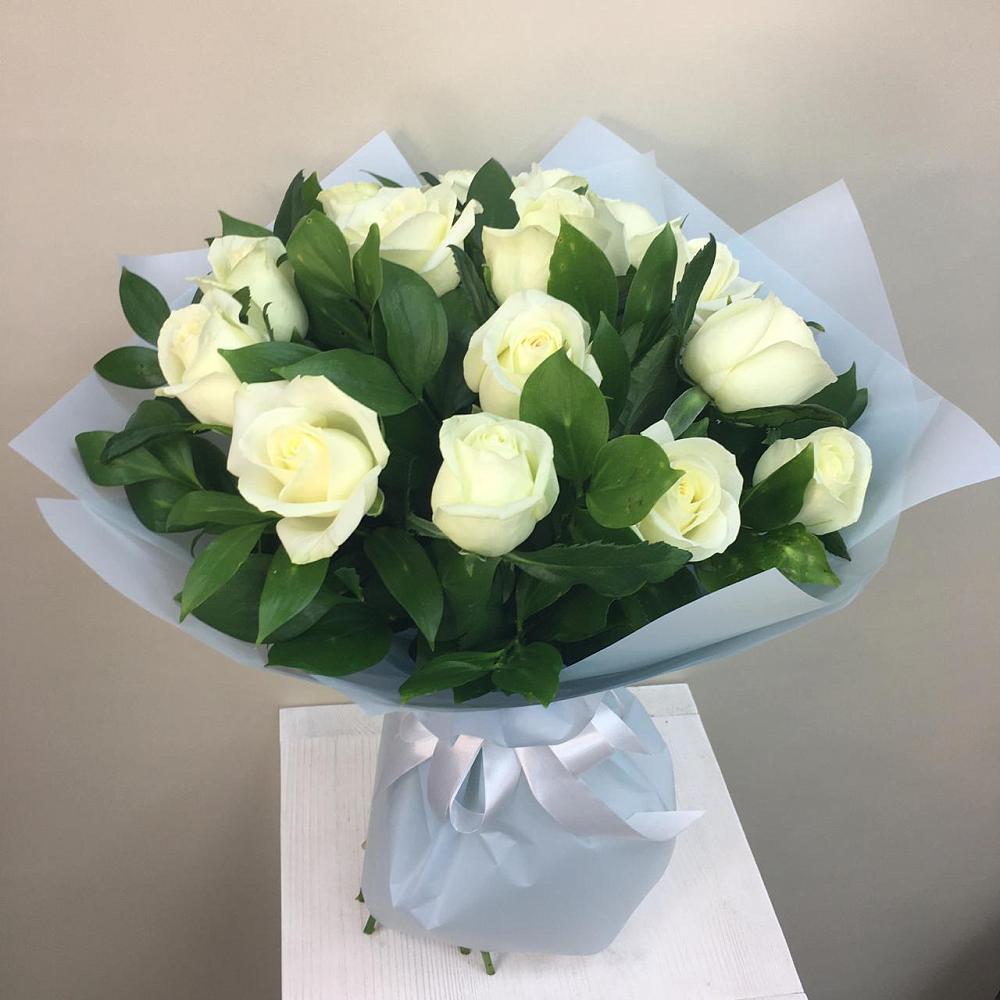 Букет 15 Белых роз Проуд в Приаргунске