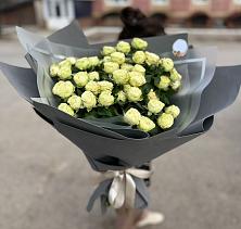 Букет Белые кустовые розы Солинеро в Приаргунске