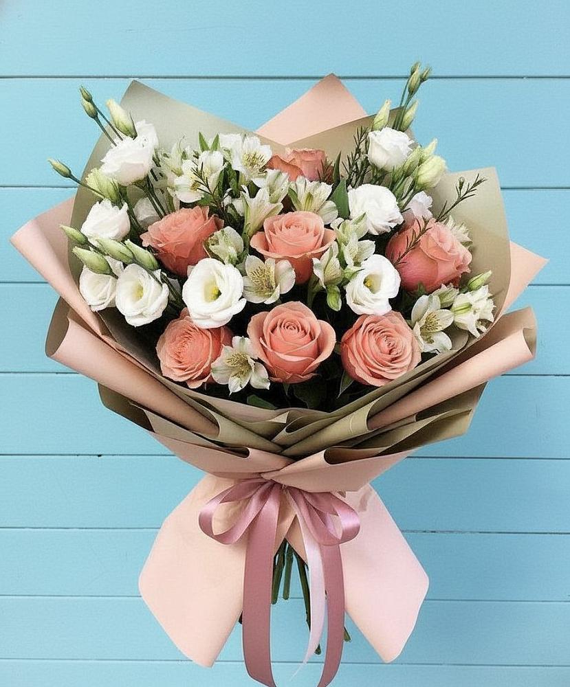 Букет цветов из: Розы, Альстромерии и Лизиантусы в Приаргунске