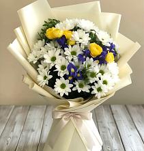 Букет цветов из:  Ирисы, Хризантемы и Розы #REPLACE_PRED# Приаргунске