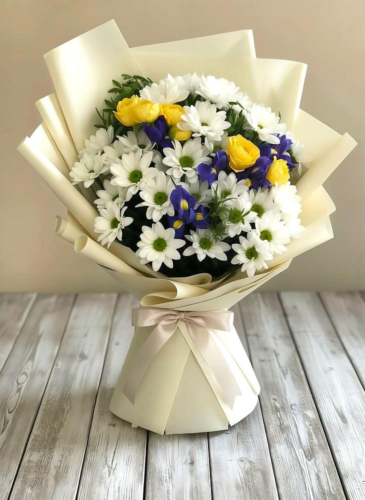 Букет цветов из: Ирисы, Хризантемы и Розы в Приаргунске