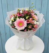 Букет цветов из:  Герберы, Альстромерии и Лизиантусы #REPLACE_PRED# Приаргунске